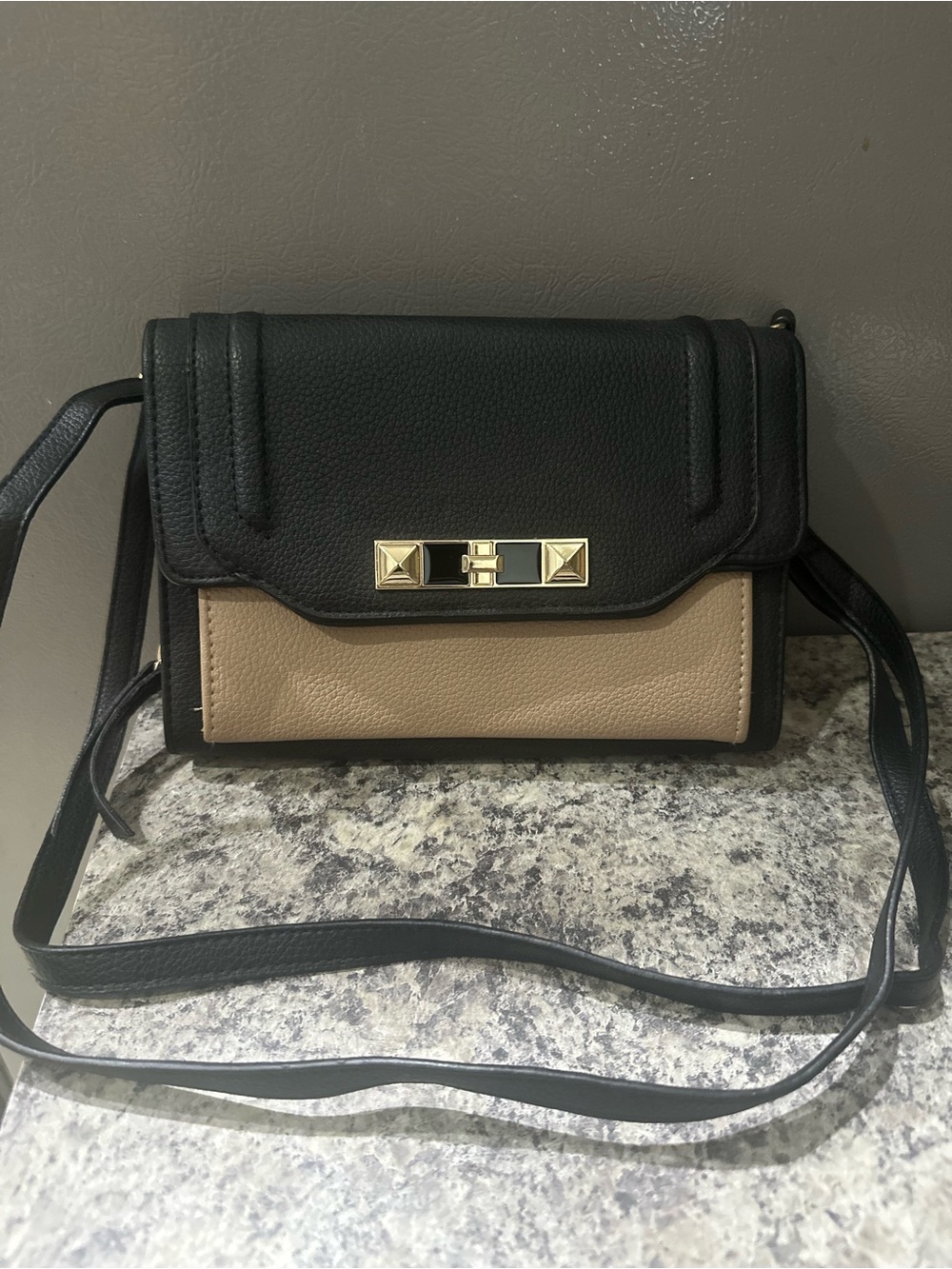 Jessica Simpson Crossbody Bag Build in Wallet Black with Gold Hardware